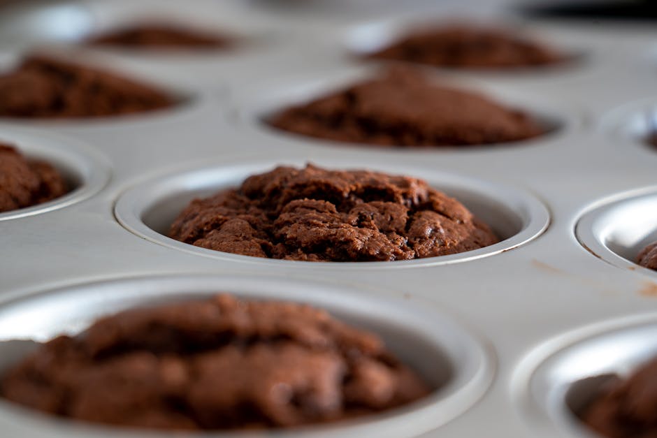 Plaque de muffins sortis du four