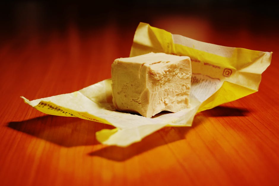 Cube de levure boulangère fraîche