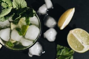 Mojito maison glace pilée menthe verte citron vert